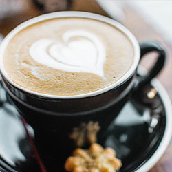 汤头条轻量版下载深度揭秘：内幕风波背后，大V在停车场角落的角色令人震惊令人意外